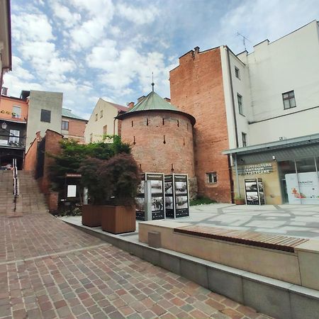 Apartamenty Na Rynku Тарнув Экстерьер фото